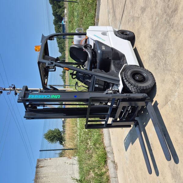 Навантажувач UNICARRIERS FGE20T5S UNIC FGE20T5S фото