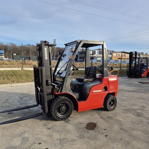 Навантажувач NISSAN 22ZP1F2A25D NIS 2,5 2008 фото