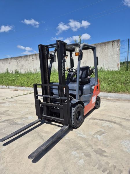 Навантажувач TOYOTA 02-8FG10 02-8FG10 фото