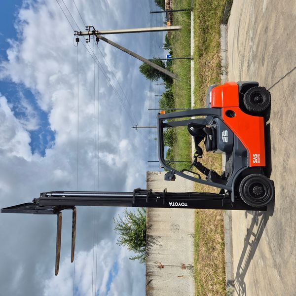 Навантажувач TOYOTA 06-8FD25F 06-8FD25F фото