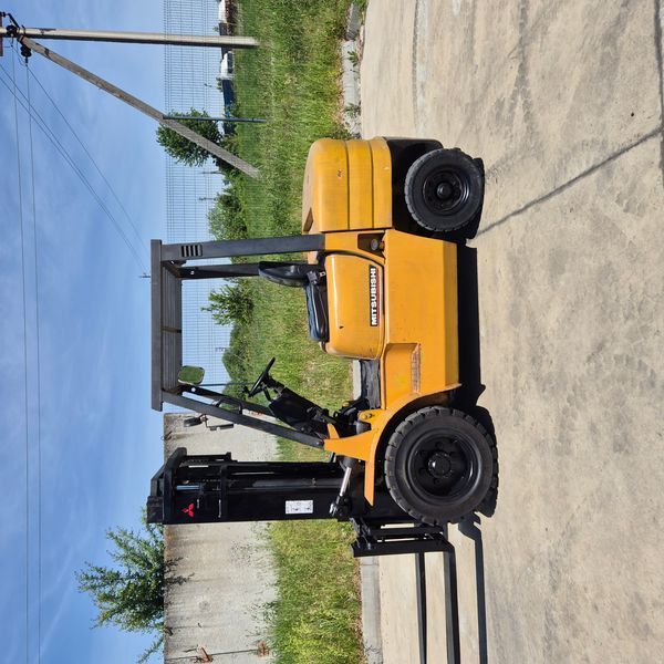 Погрузчик Linde MITSUBISHI FD28T FD28T фото