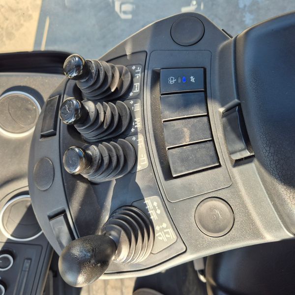 Погрузчик LINDE H35T-01 LINDE H35T-01 фото