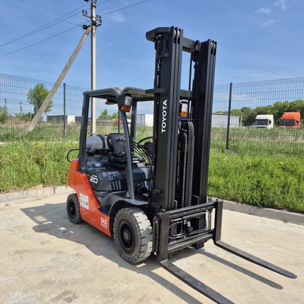 Навантажувач TOYOTA 02-8FGF20 02-8FGF20 фото