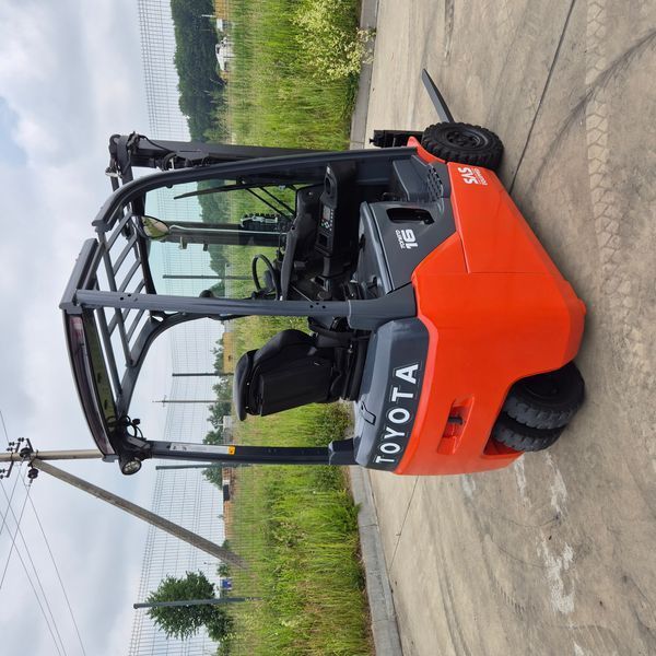 Навантажувач TOYOTA 8FBEK16T 8FBEK16T фото