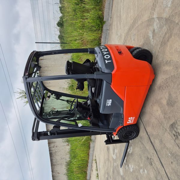 Навантажувач TOYOTA 8FBEK16T 8FBEK16T фото