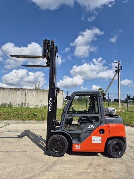 Погрузчик TOYOTA 8FG40N 8FG40N фото
