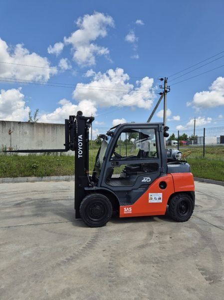 Погрузчик TOYOTA 8FG40N 8FG40N фото