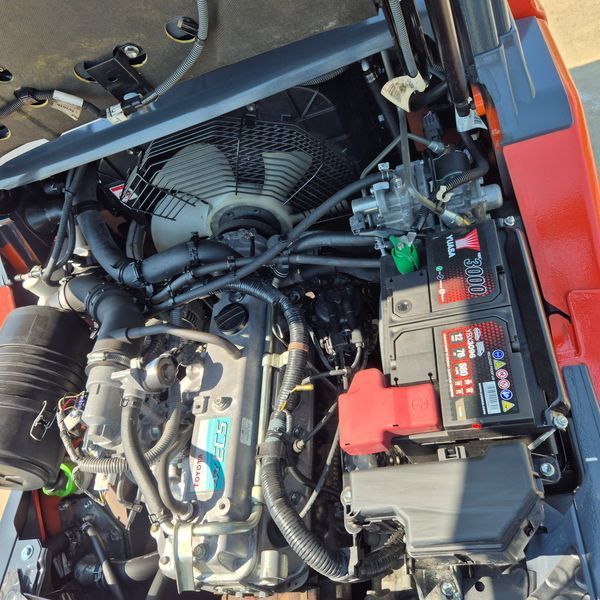 Навантажувач TOYOTA 02-8FGJF35 TOYOTA 02-8FGJF35 фото