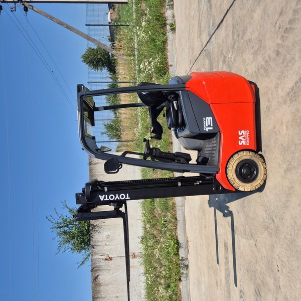 Погрузчик TOYOTA 7FBEST10 TOYOTA 7FBEST10 фото